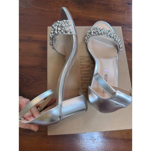 Steve Madden JCarrson Open Toe Formal Ankle Strap Silver Beads Sz 6 NIB $60 - Picture 15 of 16